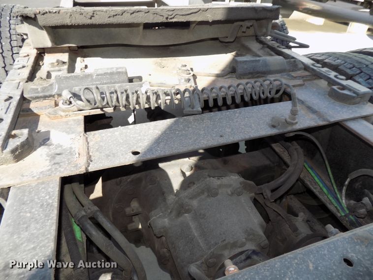 image for item DG2453 2007 Freightliner Columbia semi truck