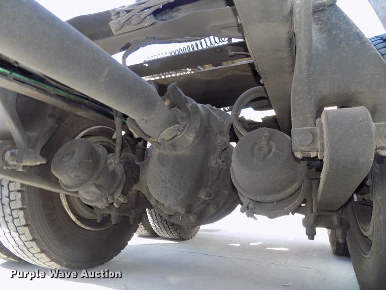 image for item DG2453 2007 Freightliner Columbia semi truck