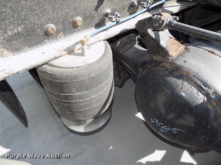 image for item DG2453 2007 Freightliner Columbia semi truck