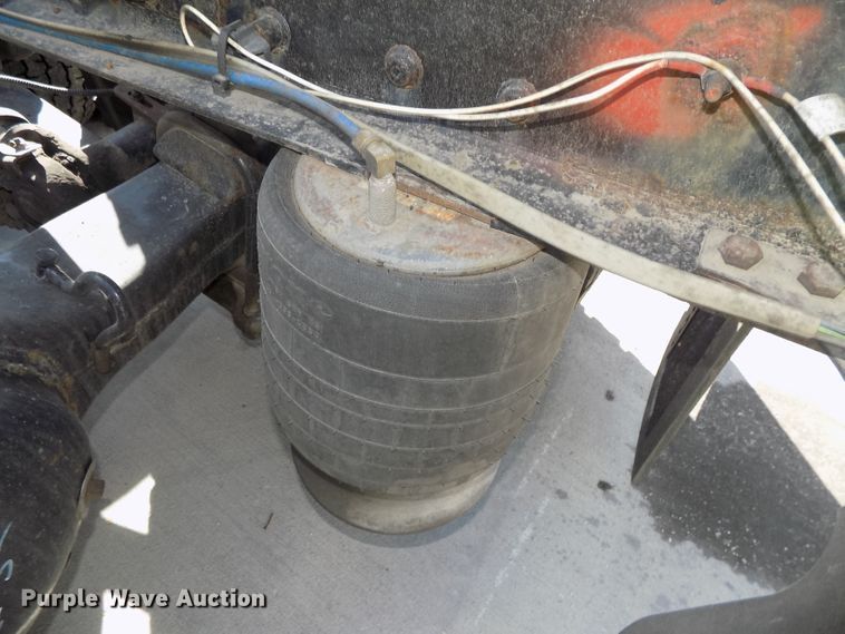 image for item DG2453 2007 Freightliner Columbia semi truck