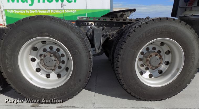 image for item DG2453 2007 Freightliner Columbia semi truck