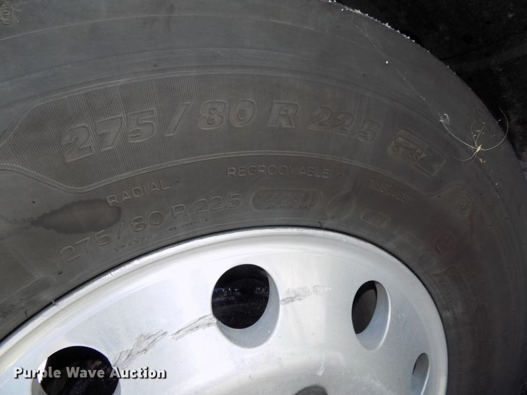 image for item DG2453 2007 Freightliner Columbia semi truck