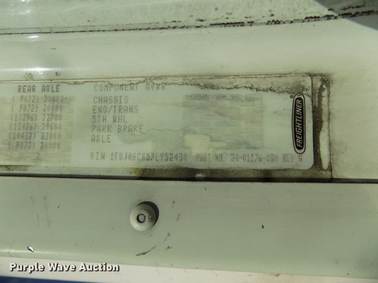 image for item DG2453 2007 Freightliner Columbia semi truck