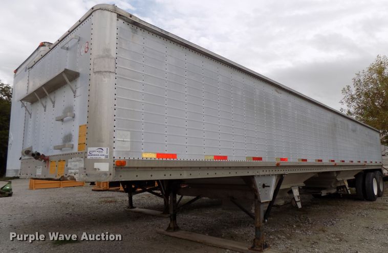 image for item DG2458 1988 Wilson double hopper bottom grain trailer
