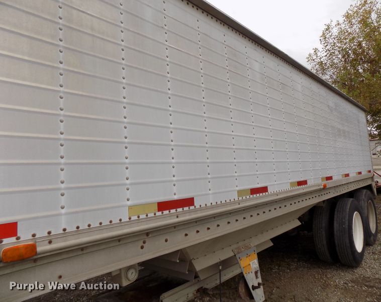 image for item DG2458 1988 Wilson double hopper bottom grain trailer