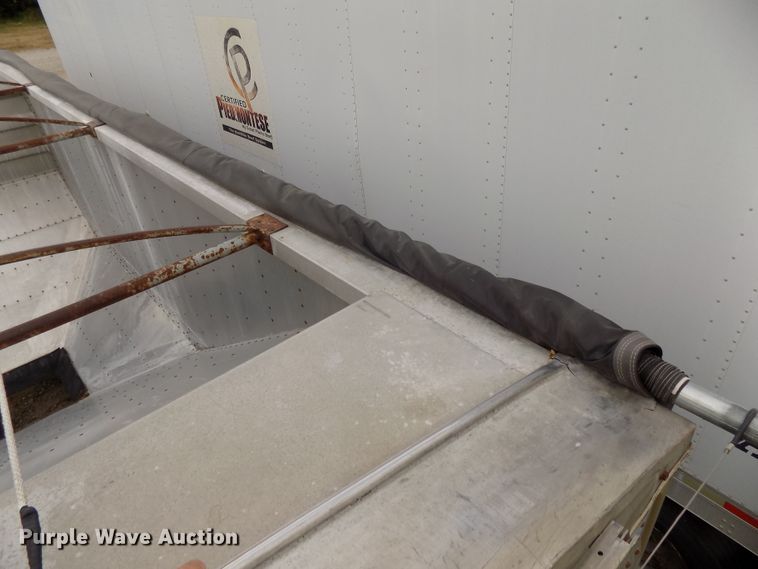 image for item DG2458 1988 Wilson double hopper bottom grain trailer