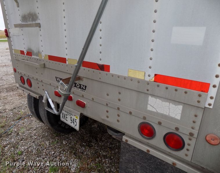 image for item DG2458 1988 Wilson double hopper bottom grain trailer