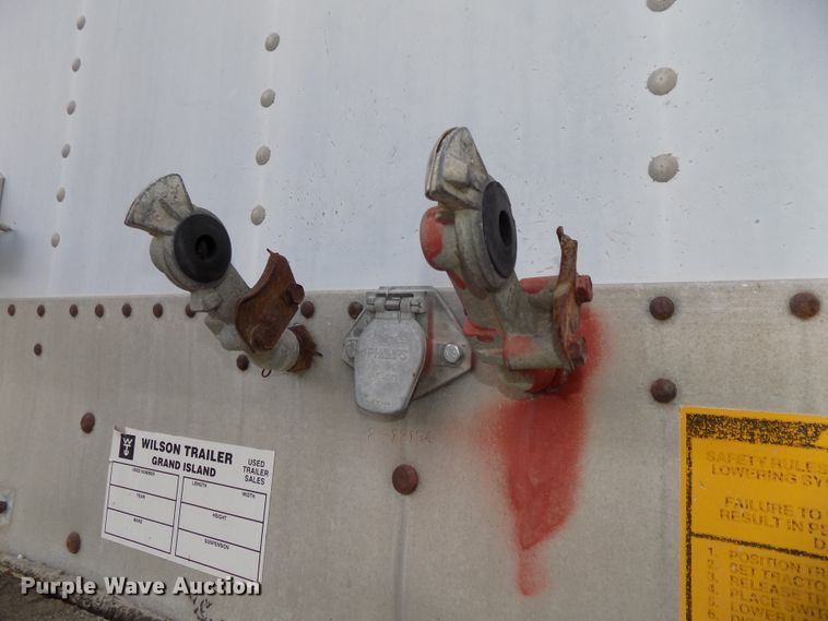 image for item DG2458 1988 Wilson double hopper bottom grain trailer