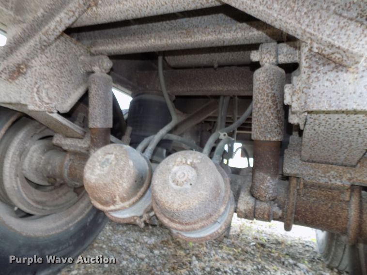 image for item DG2458 1988 Wilson double hopper bottom grain trailer