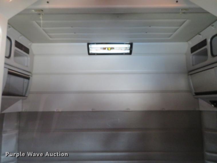 image for item DG3919 2005 Peterbilt 379 semi truck