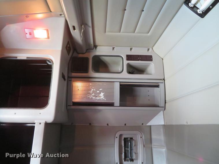 image for item DG3919 2005 Peterbilt 379 semi truck