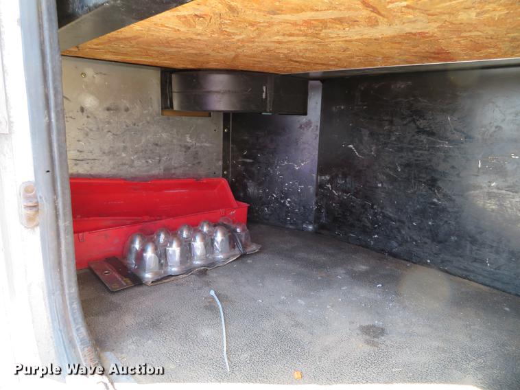 image for item DG3919 2005 Peterbilt 379 semi truck