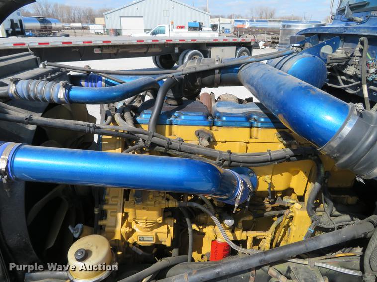 image for item DG3919 2005 Peterbilt 379 semi truck