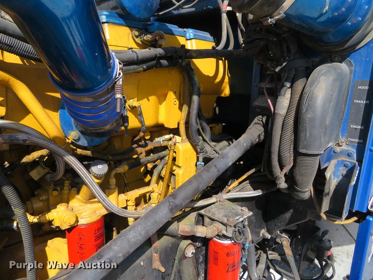 image for item DG3919 2005 Peterbilt 379 semi truck