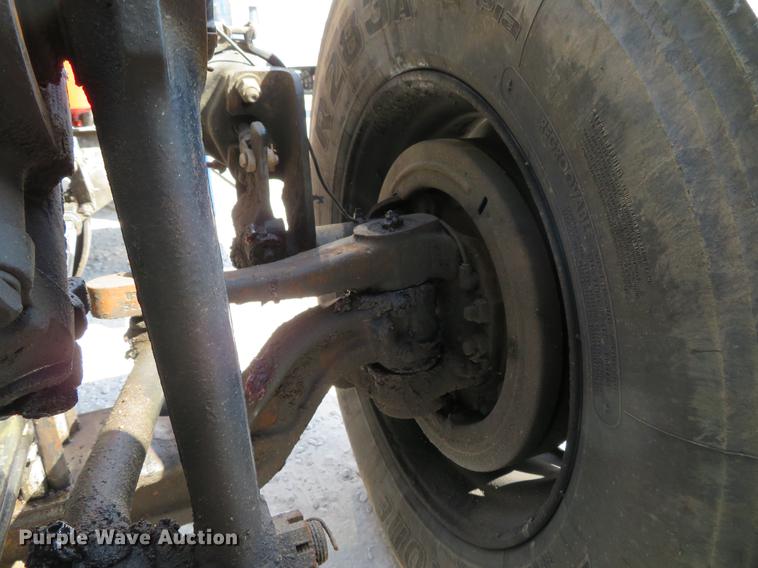 image for item DG3919 2005 Peterbilt 379 semi truck