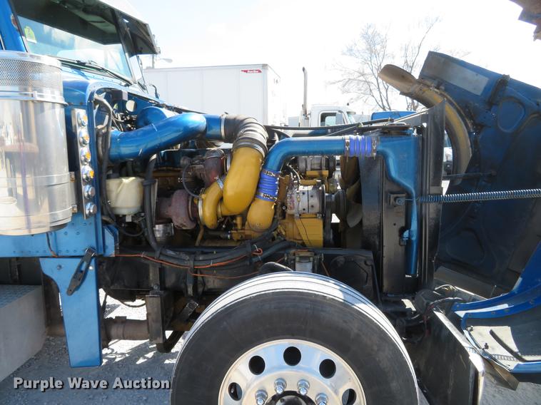 image for item DG3919 2005 Peterbilt 379 semi truck