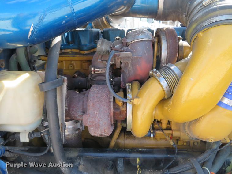 image for item DG3919 2005 Peterbilt 379 semi truck