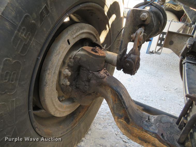 image for item DG3919 2005 Peterbilt 379 semi truck