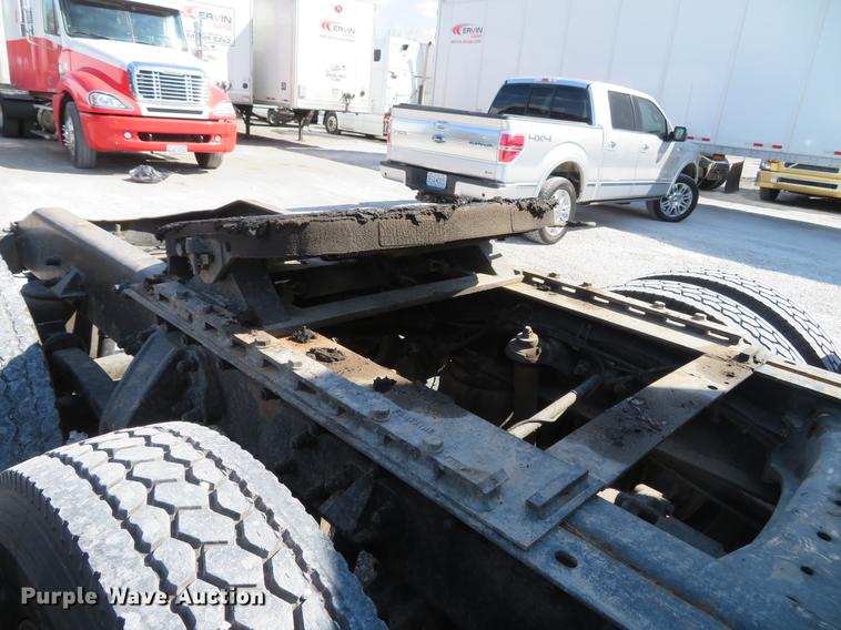 image for item DG3919 2005 Peterbilt 379 semi truck