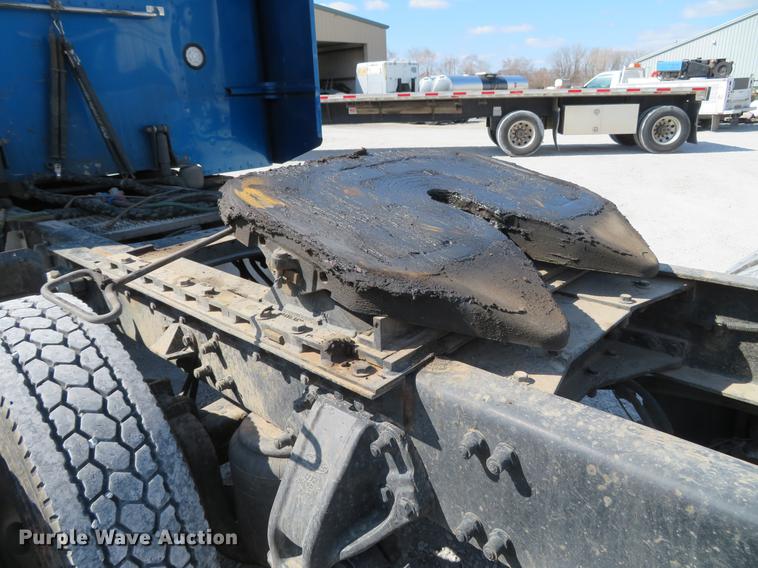 image for item DG3919 2005 Peterbilt 379 semi truck