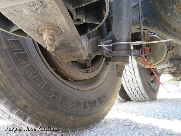 image for item DG3919 2005 Peterbilt 379 semi truck