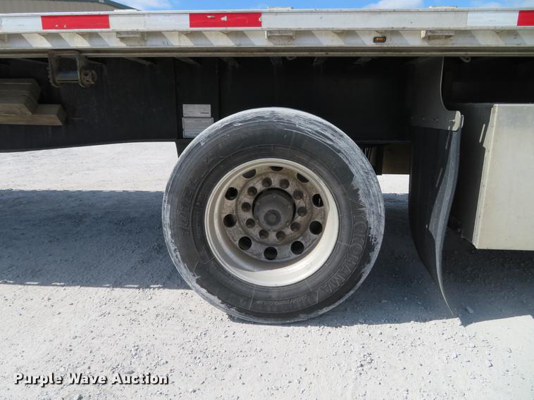 image for item DG3920 2015 Transcraft Eagle II flatbed trailer