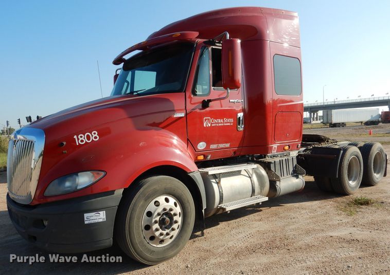 image for item DG5836 2013 International ProStar 122 semi truck