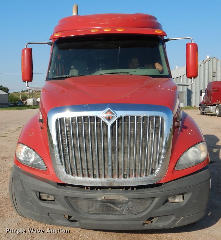 image for item DG5836 2013 International ProStar 122 semi truck