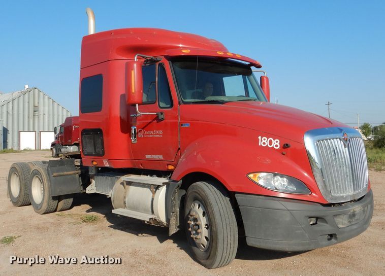 image for item DG5836 2013 International ProStar 122 semi truck