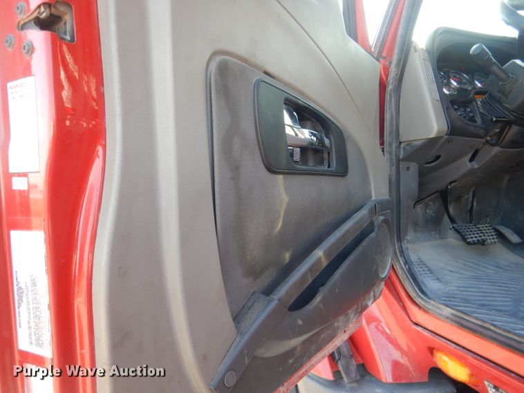 image for item DG5836 2013 International ProStar 122 semi truck