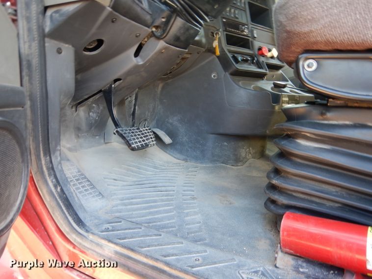 image for item DG5836 2013 International ProStar 122 semi truck