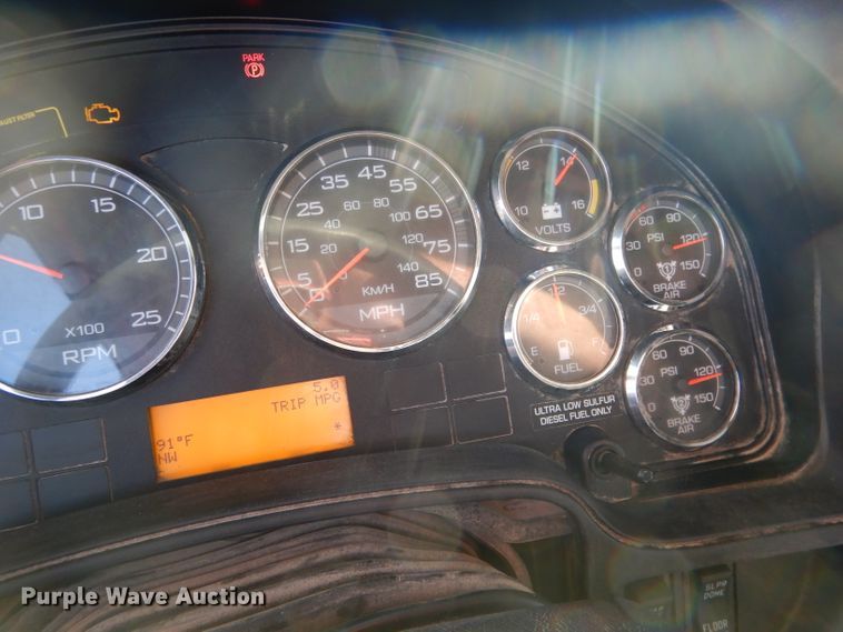 image for item DG5836 2013 International ProStar 122 semi truck