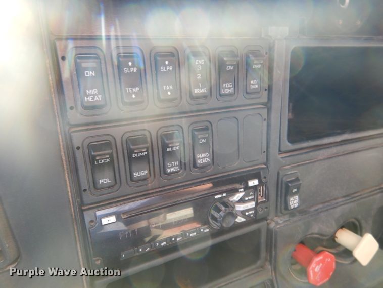 image for item DG5836 2013 International ProStar 122 semi truck