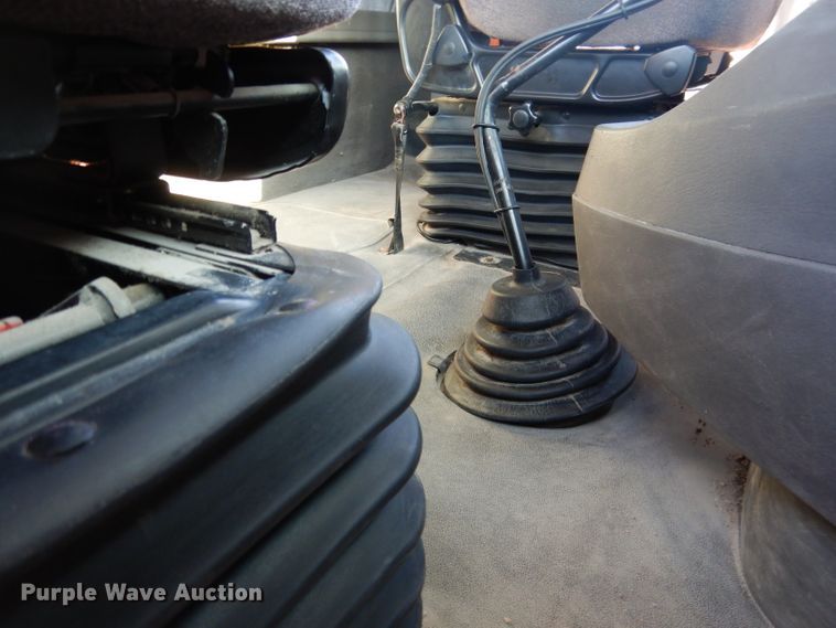 image for item DG5836 2013 International ProStar 122 semi truck