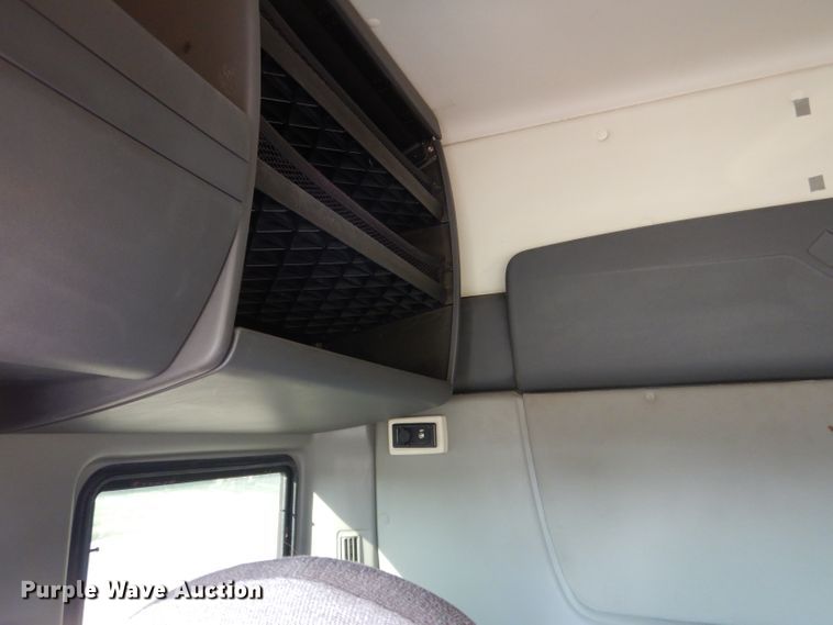 image for item DG5836 2013 International ProStar 122 semi truck