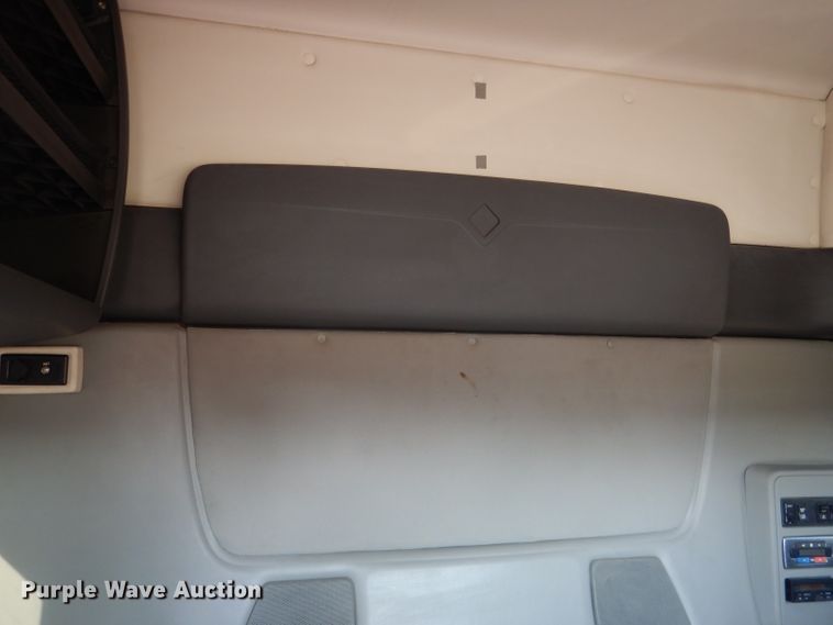 image for item DG5836 2013 International ProStar 122 semi truck