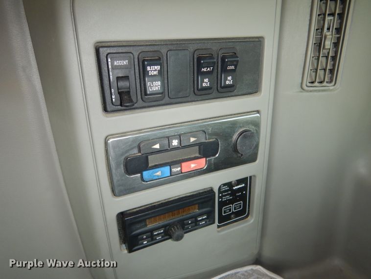 image for item DG5836 2013 International ProStar 122 semi truck