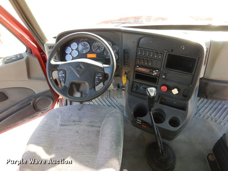 image for item DG5836 2013 International ProStar 122 semi truck