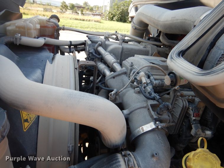 image for item DG5836 2013 International ProStar 122 semi truck