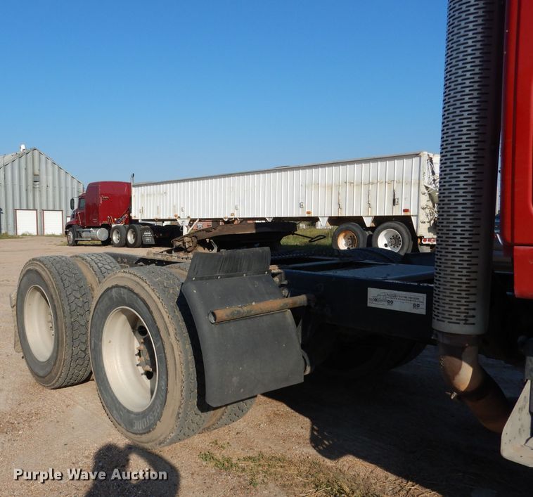 image for item DG5836 2013 International ProStar 122 semi truck