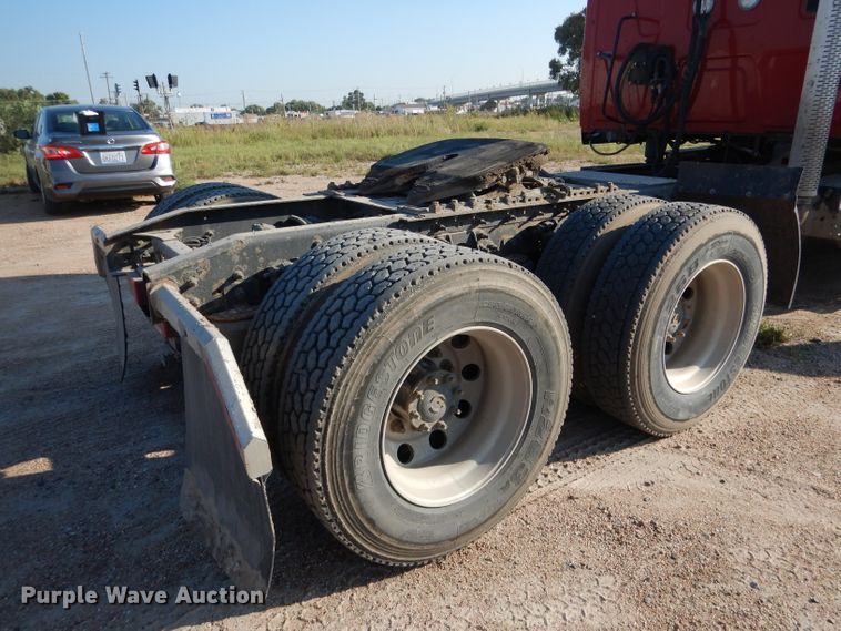 image for item DG5836 2013 International ProStar 122 semi truck