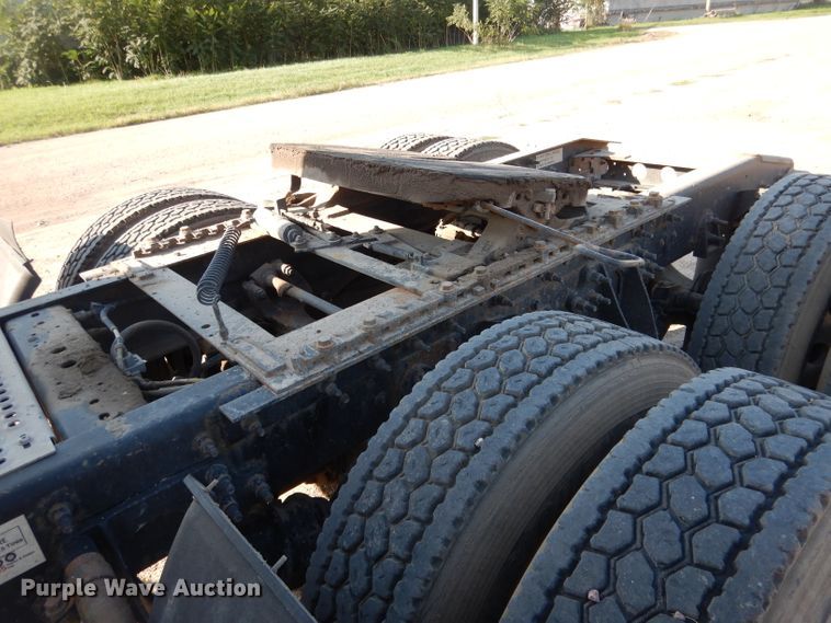 image for item DG5836 2013 International ProStar 122 semi truck