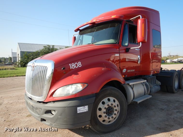 image for item DG5836 2013 International ProStar 122 semi truck