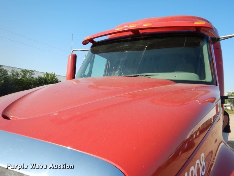 image for item DG5836 2013 International ProStar 122 semi truck