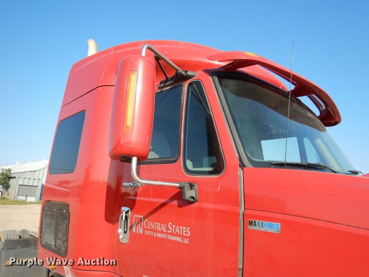 image for item DG5836 2013 International ProStar 122 semi truck