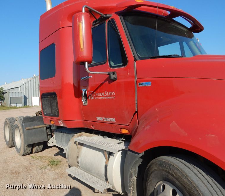 image for item DG5836 2013 International ProStar 122 semi truck