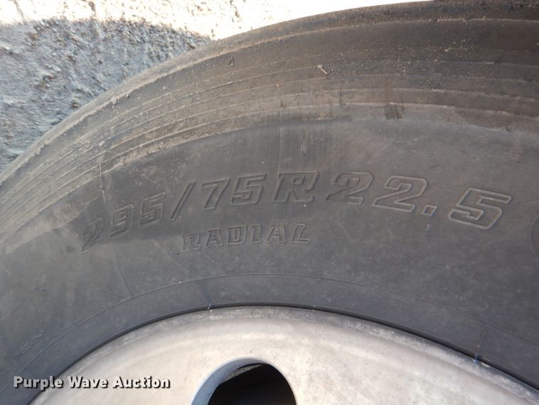 image for item DG5836 2013 International ProStar 122 semi truck