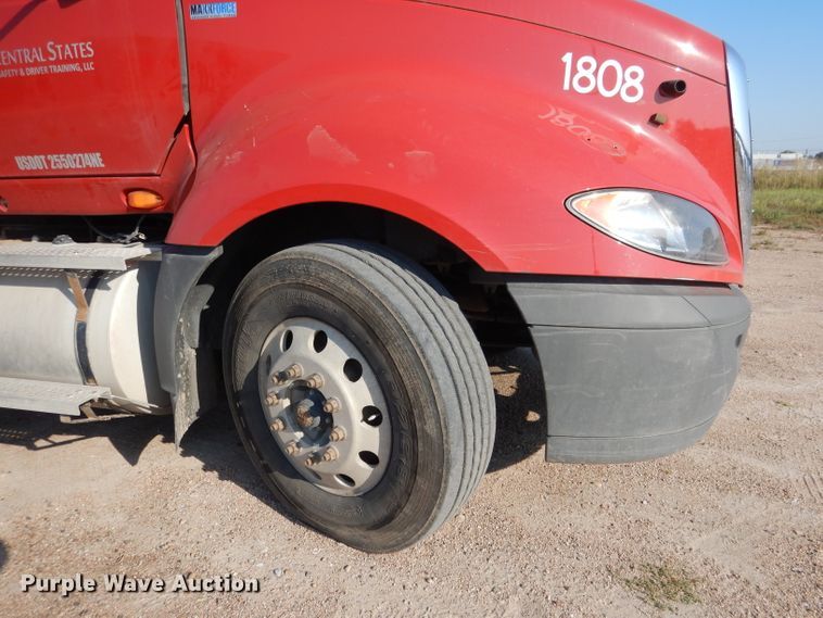 image for item DG5836 2013 International ProStar 122 semi truck