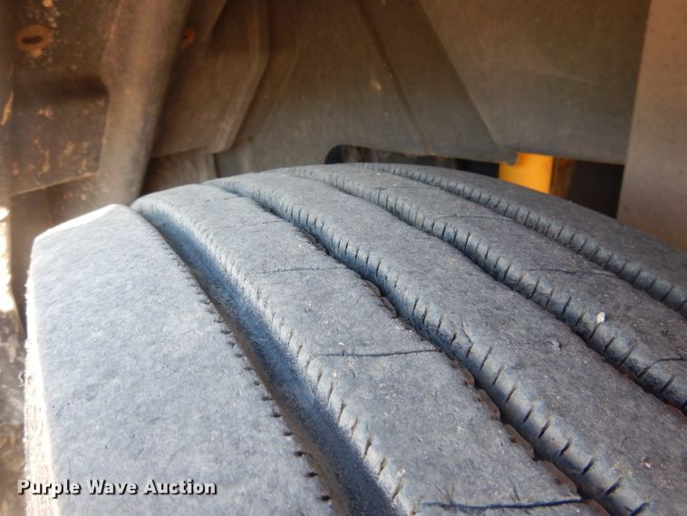 image for item DG5836 2013 International ProStar 122 semi truck