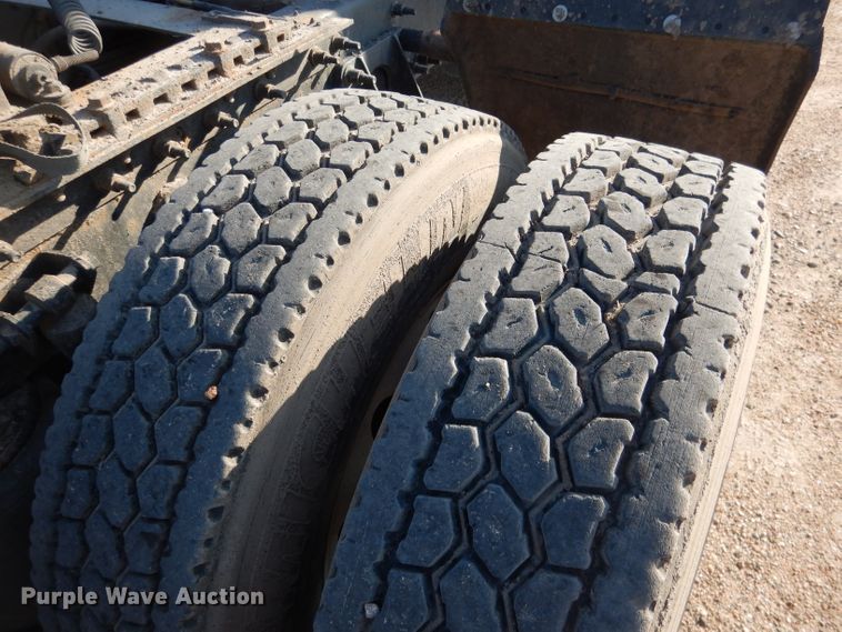 image for item DG5836 2013 International ProStar 122 semi truck